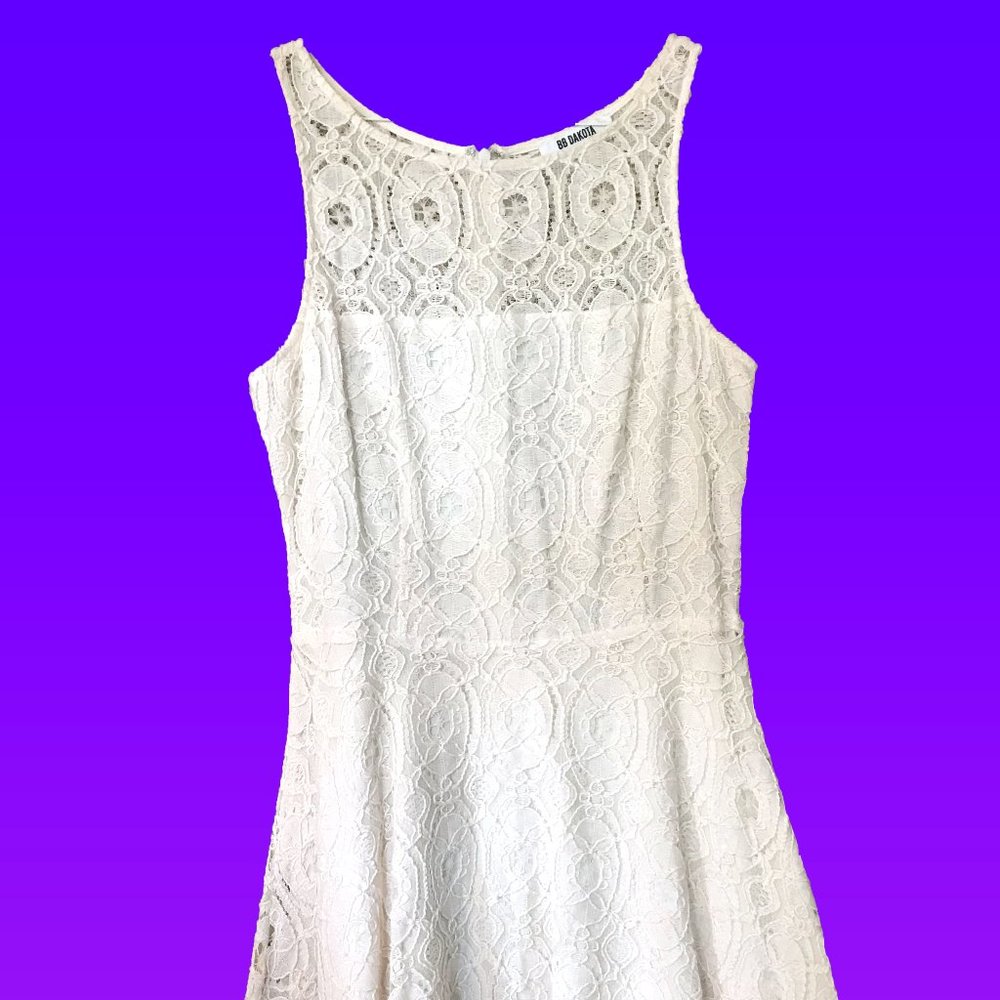 White lacy sleeveless dress